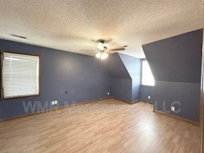 Building Photo - 201 Penshore Pl