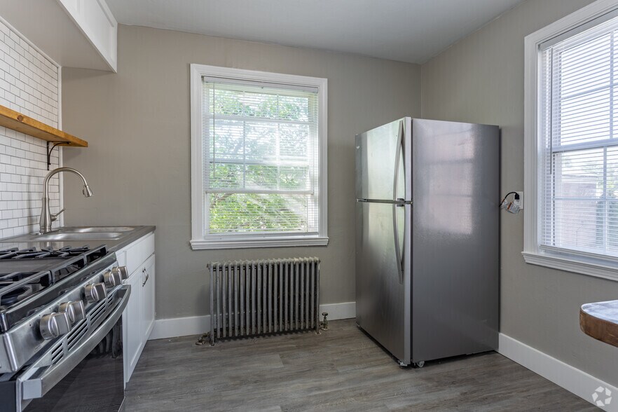 Kenwood Crossing 415 E 222nd St Cleveland OH 44123 Apartment Finder