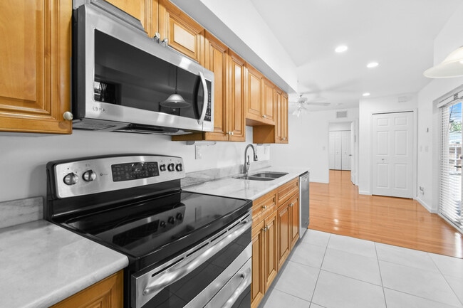 Building Photo - 3450 S Olive Ave