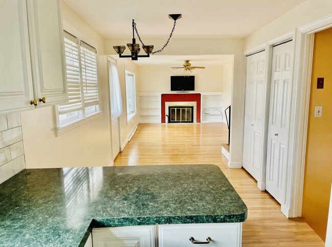 Building Photo - 65 Barbara Ln