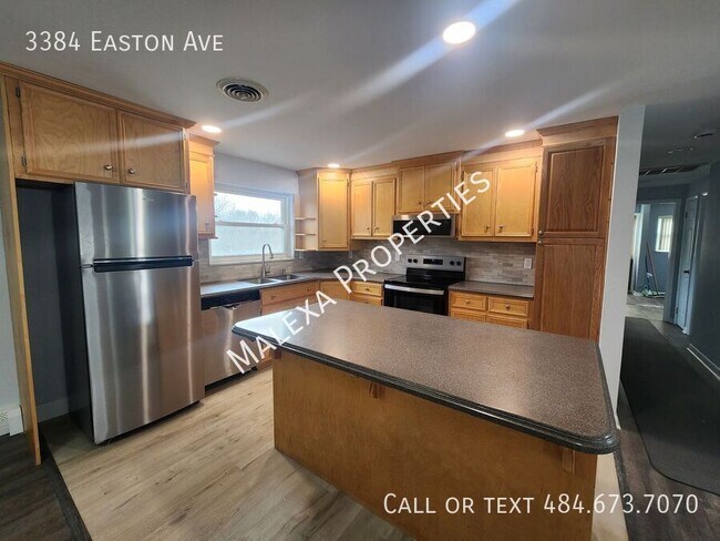 Building Photo - 3384 Easton Ave