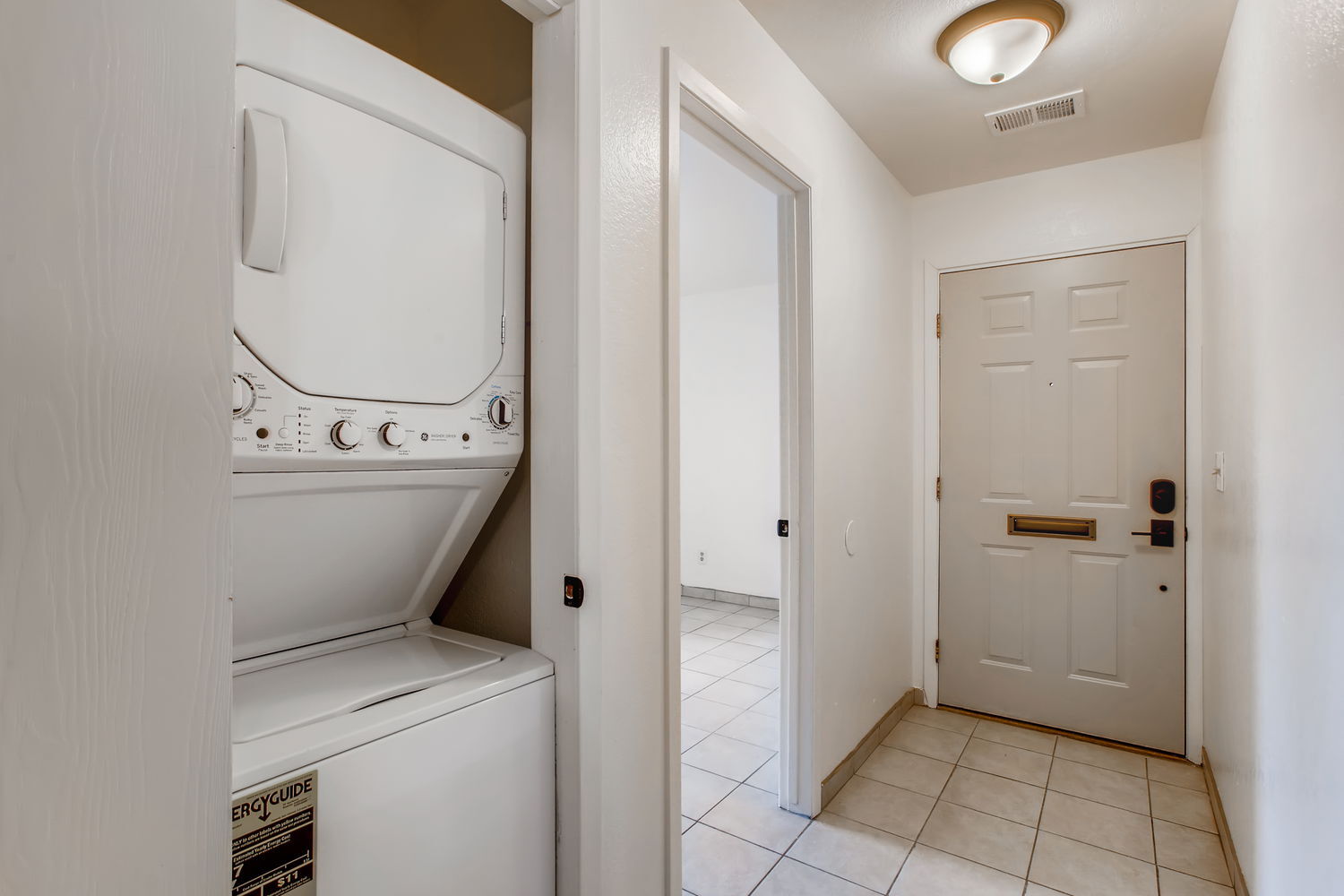 Building Photo - 225 E 8th Ave