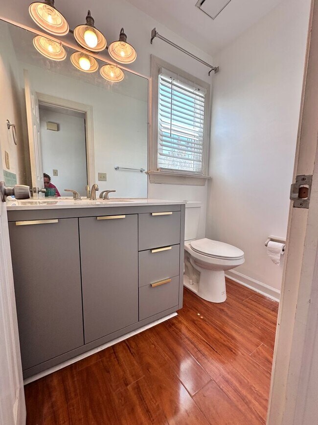 Building Photo - Pinewell By The Bay-4 Bedroom 3.5 Bath