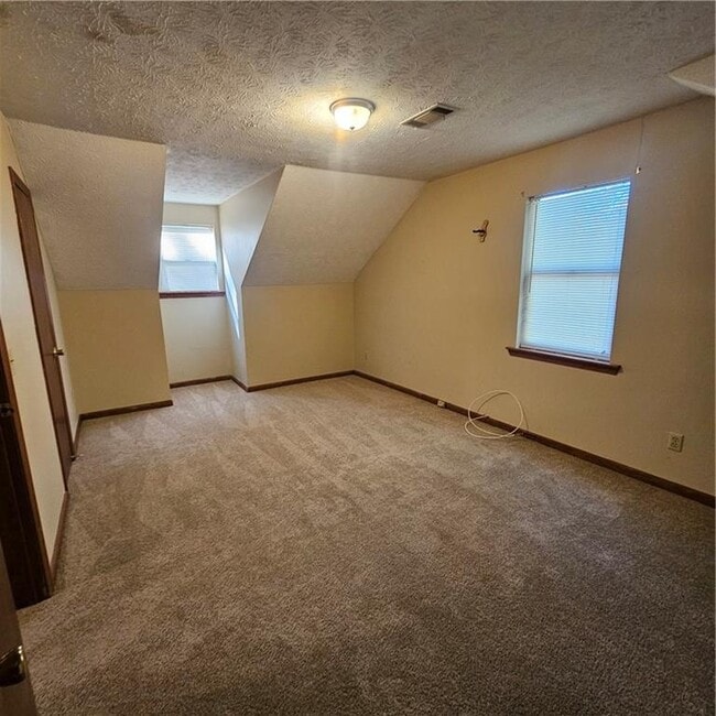 Building Photo - 20 Brooks Ln