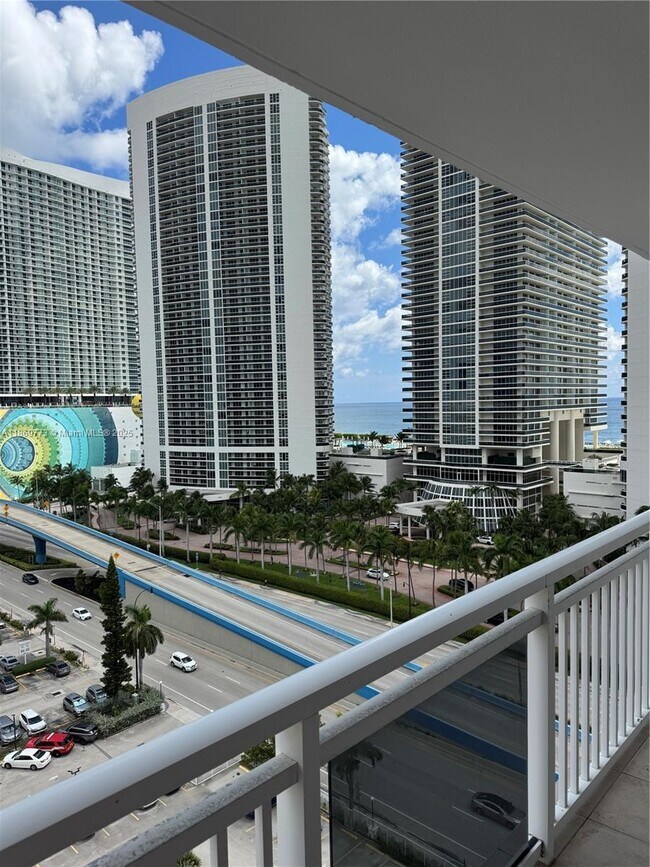 Building Photo - 1849 S Ocean Dr