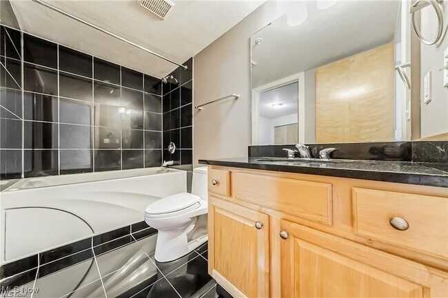 Building Photo - 2222 Detroit Ave