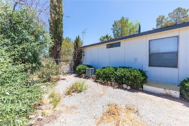 Building Photo - 1130 E Mesquite Ave