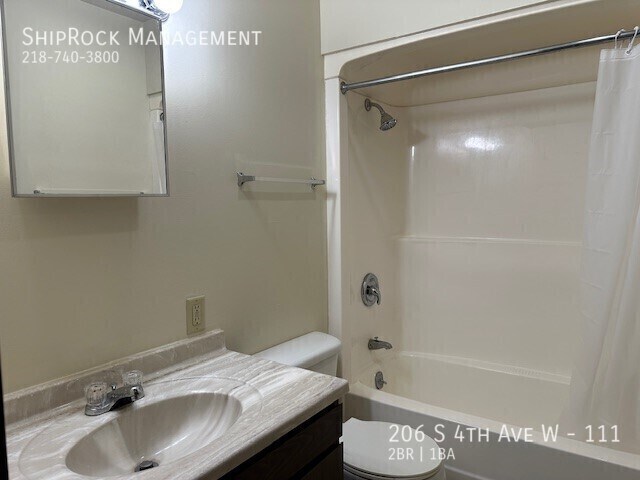 Building Photo - 206 S 4th Ave W