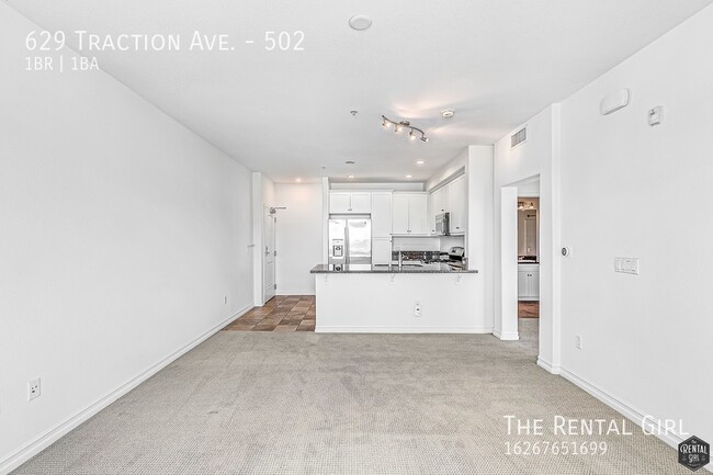 Building Photo - Bright 1 Bed/1 Bath Arts District Condo| S...