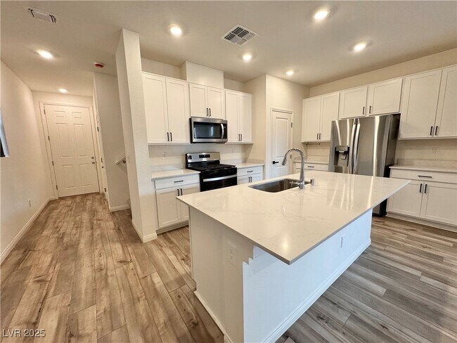 Building Photo - 6675 Ellery St
