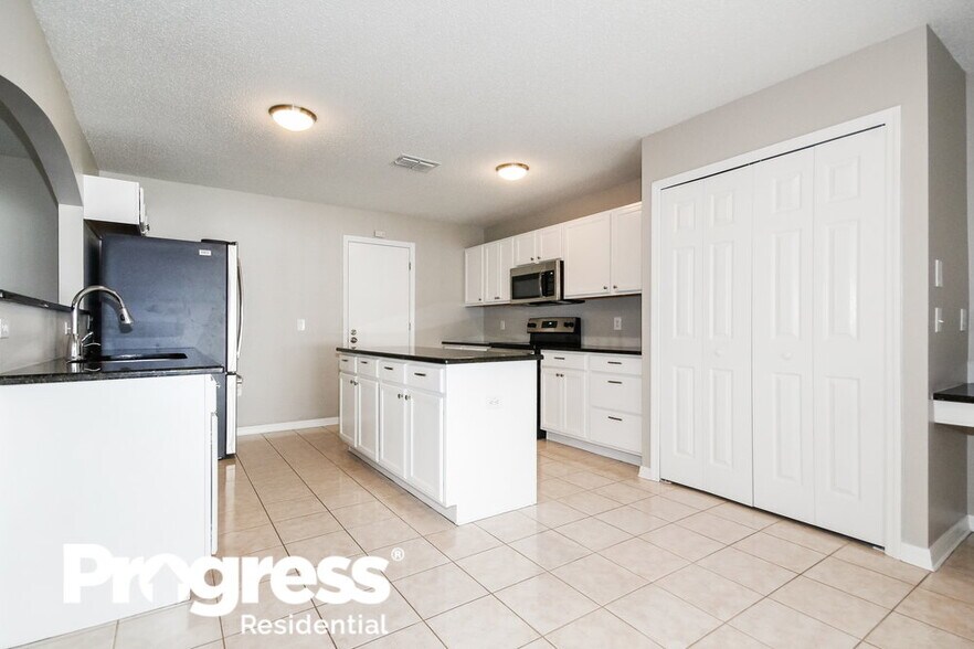 Building Photo - 10436 River Bream Dr