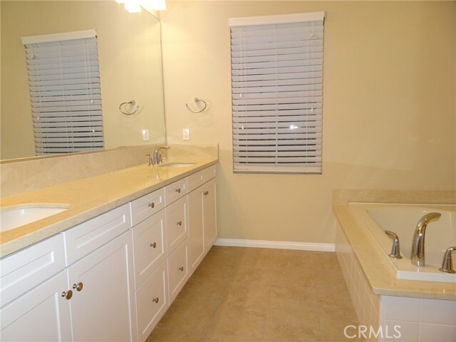 Building Photo - 108 Oasis