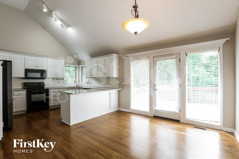 Building Photo - 8236 N Hope Ave