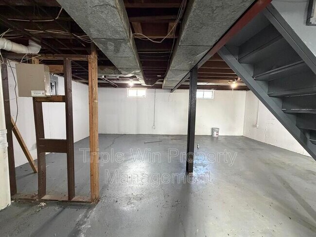 Building Photo - 6811 Brower Ct