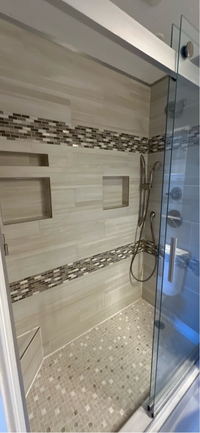 Building Photo - 208 Bonnie Brae Dr