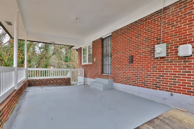 Building Photo - 1465 Willis Mill Rd SW
