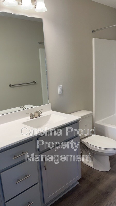 Building Photo - 4033 Lucerne Ct