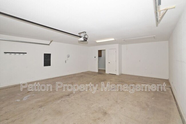 Building Photo - 9206 Perry Ave