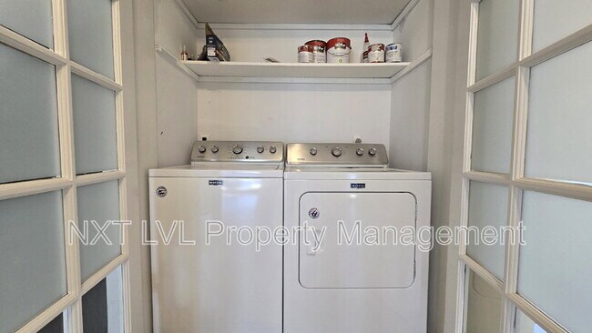 Building Photo - 4261 Island Cir