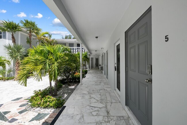Building Photo - 915 Intracoastal Dr