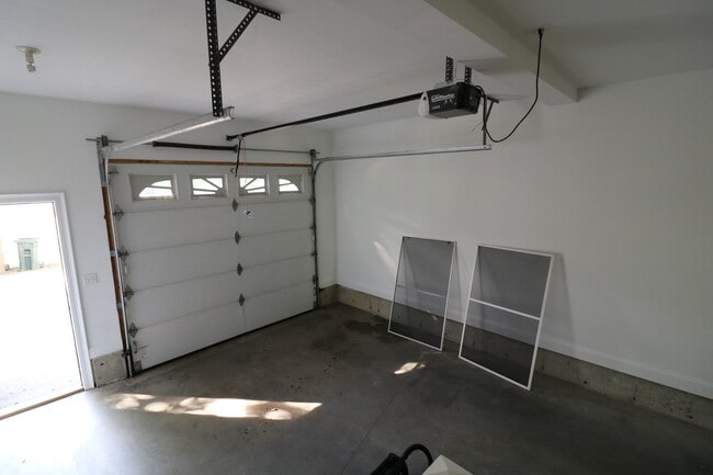 Building Photo - 38 Storer St