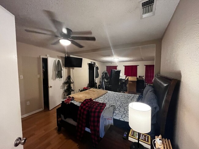 Building Photo - Private 2 Bed, 2 Bath Home on Acreage – 10...