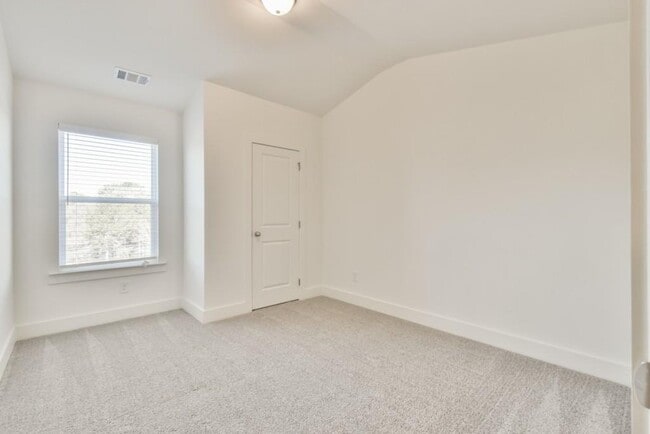 Building Photo - 126 Cannon Trce Dr