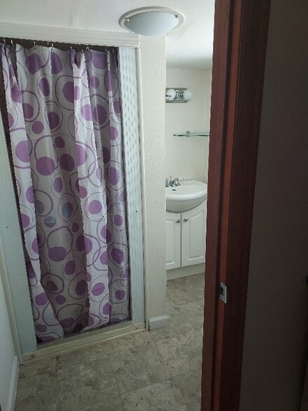 Building Photo - 4601 SE Booth Bend Rd