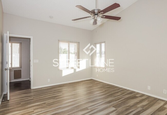 Building Photo - REDUCED!