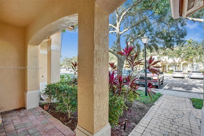 Building Photo - 2613 SW 83rd Terrace