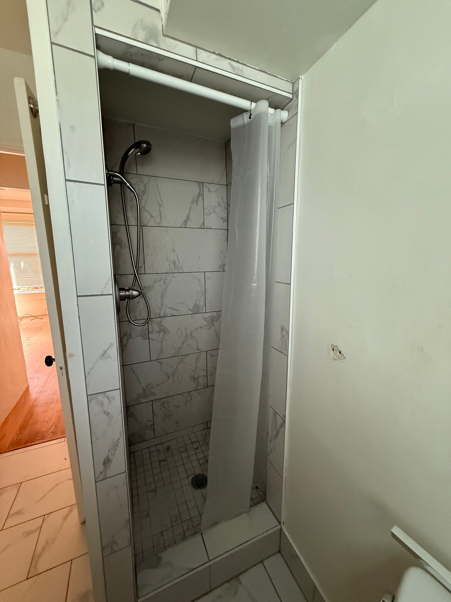 Shower - 2801 Fulton St