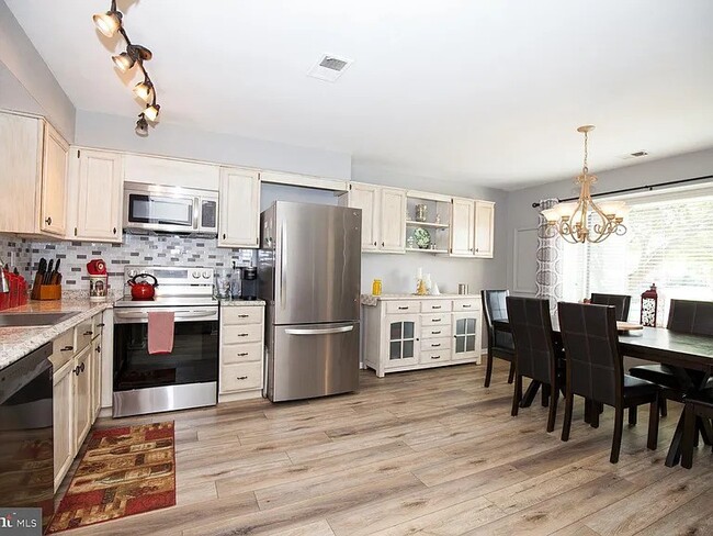 Building Photo - 224 Towyn Ct