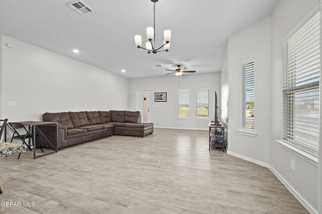 Building Photo - 7480 Rio Rimac Dr