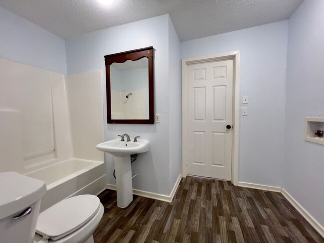 Building Photo - Charming Home in Levelland