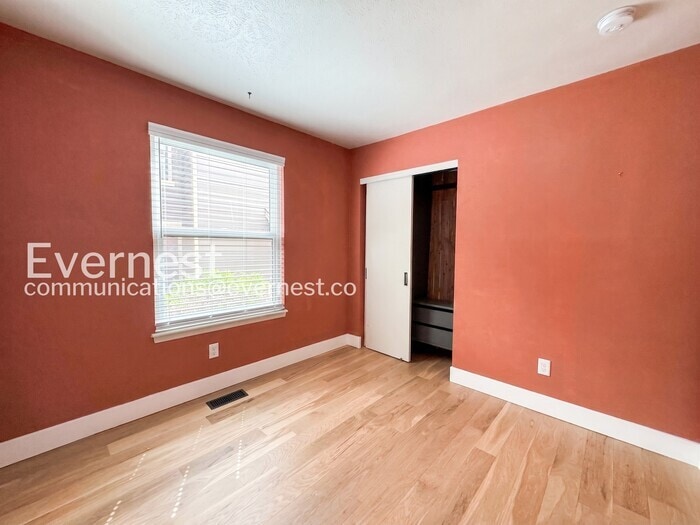 Building Photo - 10806 W Evans Ave