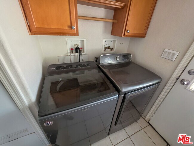 Building Photo - 25120 Charina Ln