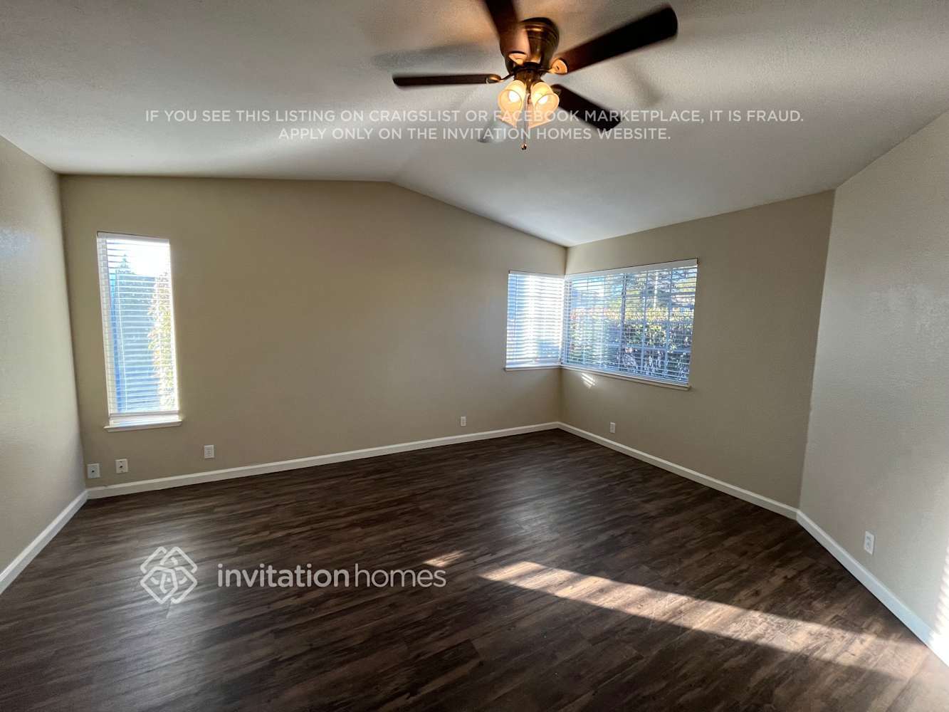 Building Photo - 529 Oakborough Ave