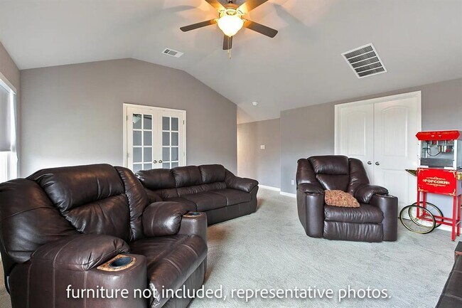Building Photo - 2777 Santa Ana Ln