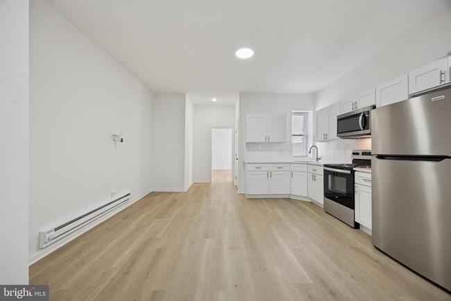 Building Photo - 278 S 60th St