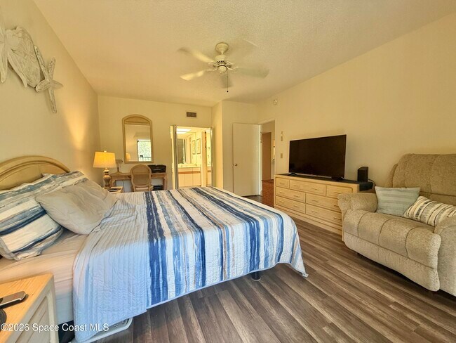 Building Photo - 6175 S Mirror Lake Dr