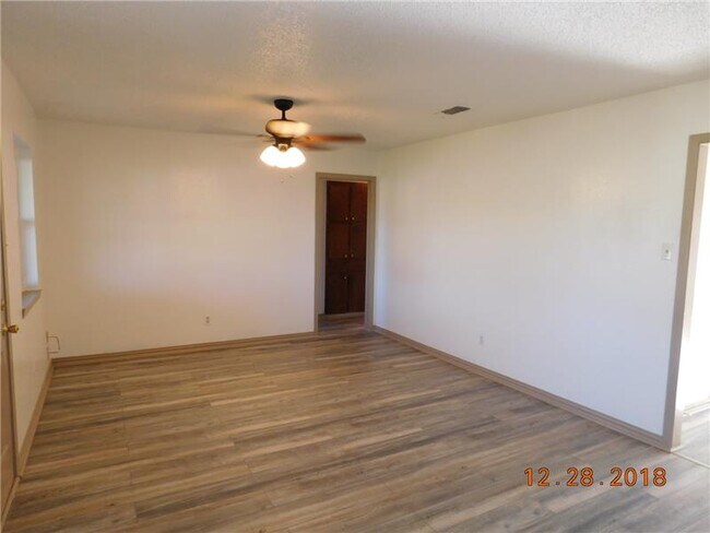 Building Photo - 1010 Jackie Jo Ln