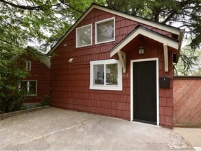 Building Photo - 2132-2134 NW Aspen Ave