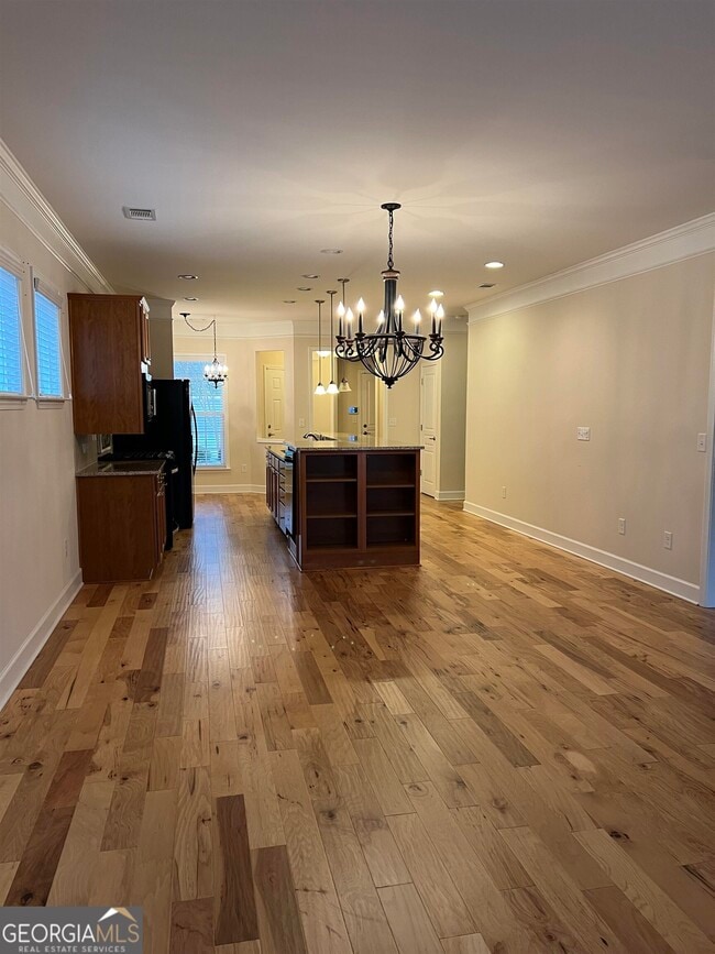 Building Photo - 356 Sandy Springs Dr