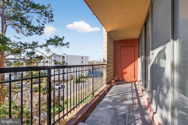 Building Photo - 16 S Van Dorn St