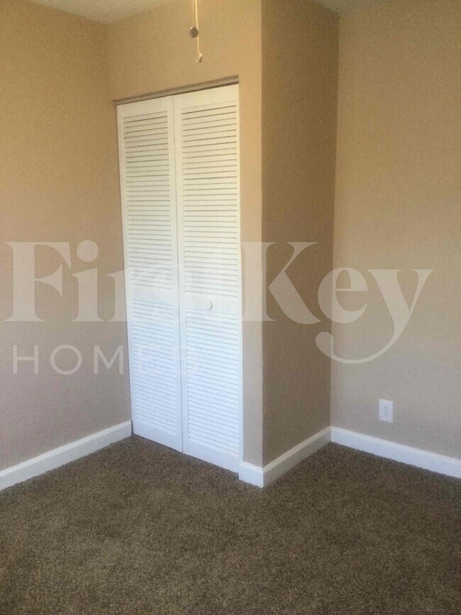 Building Photo - 1443 7th St