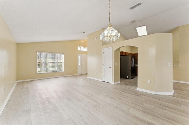 Building Photo - 439 Majesty Dr