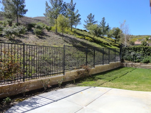 Building Photo - Beautiful 5 + 3 Castaic Home Loft/Office Area