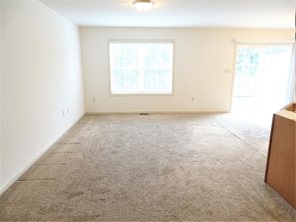 Building Photo - 712 Lincoln Gardens Rd