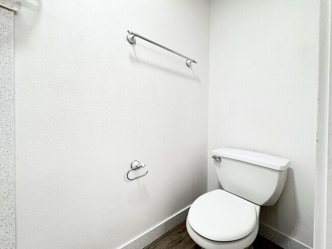 Building Photo - Pet Friendly Kailua Condo with A/C