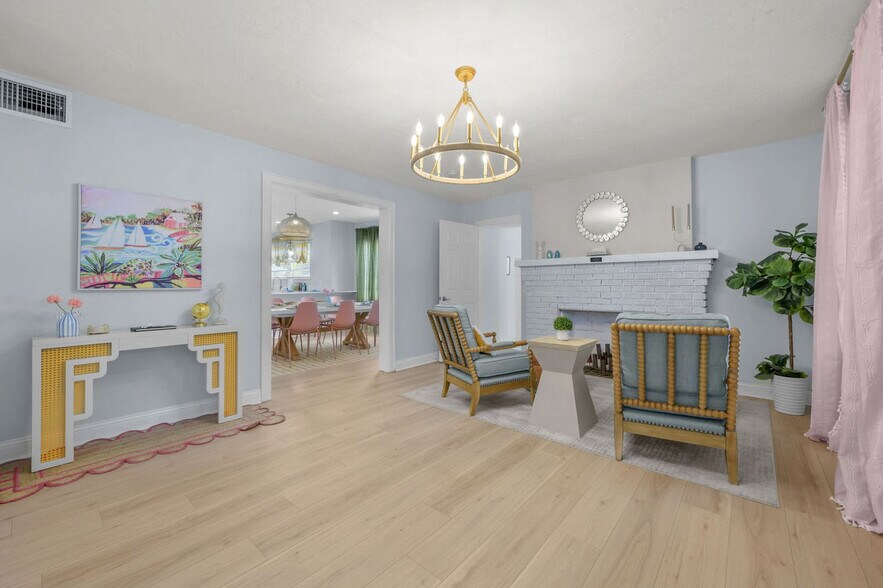 Building Photo - 522 31st St W